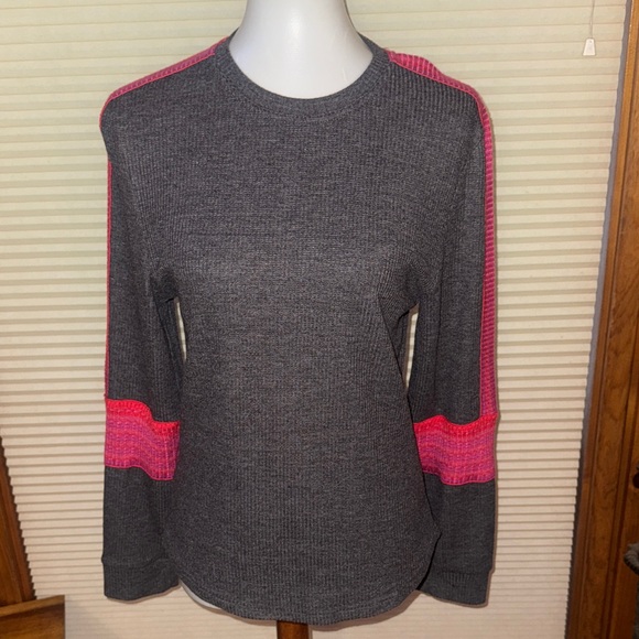 NATURAL LIFE Tops - Natural Life Size Large London Trim Top Women's Gray Pink Long Sleeve Top shirt